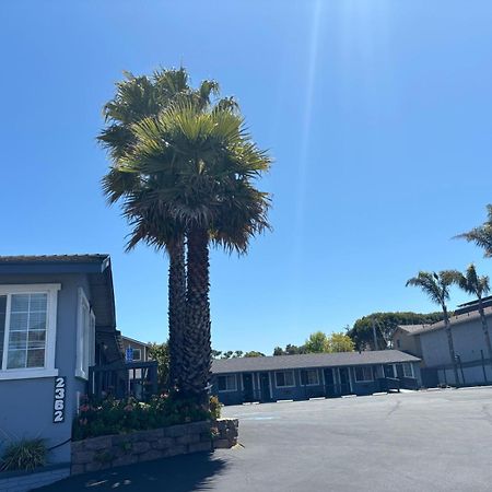 The Monterey Fireplace Inn Екстериор снимка